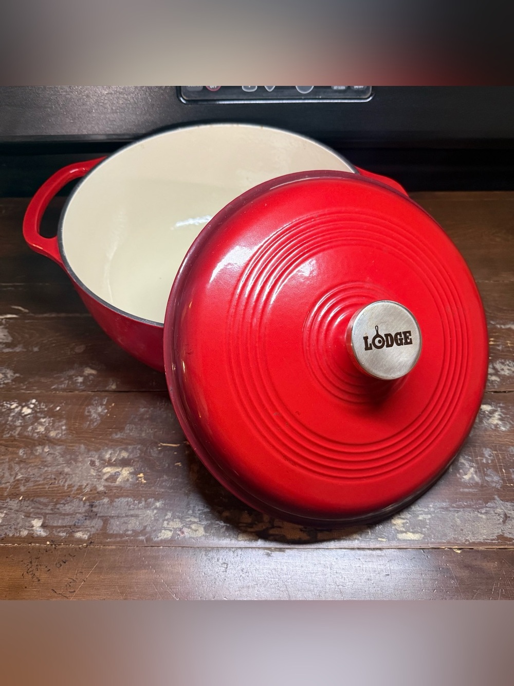 Lodge Red Cast Iron Round Casserole Pan/Pot With Lid Oven-Safe Made in USA